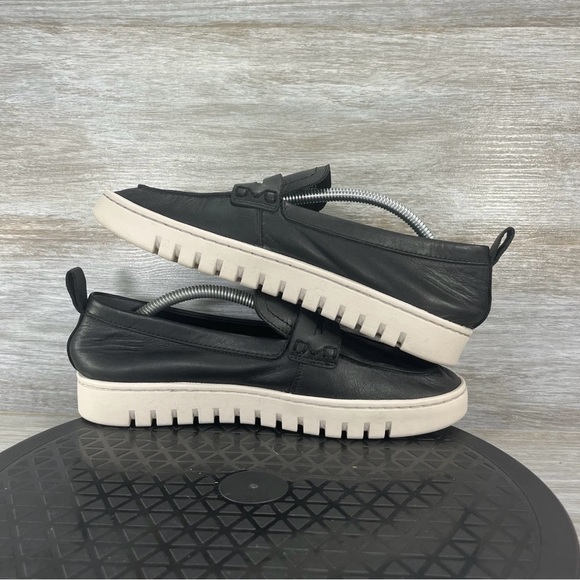 Vionic Uptown Black Leather Women’s Loafers 7 - Picture 8 of 9